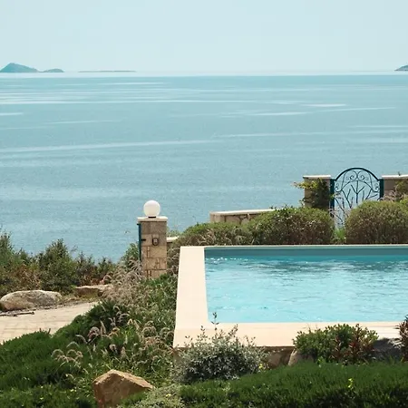 Livealot Villa *